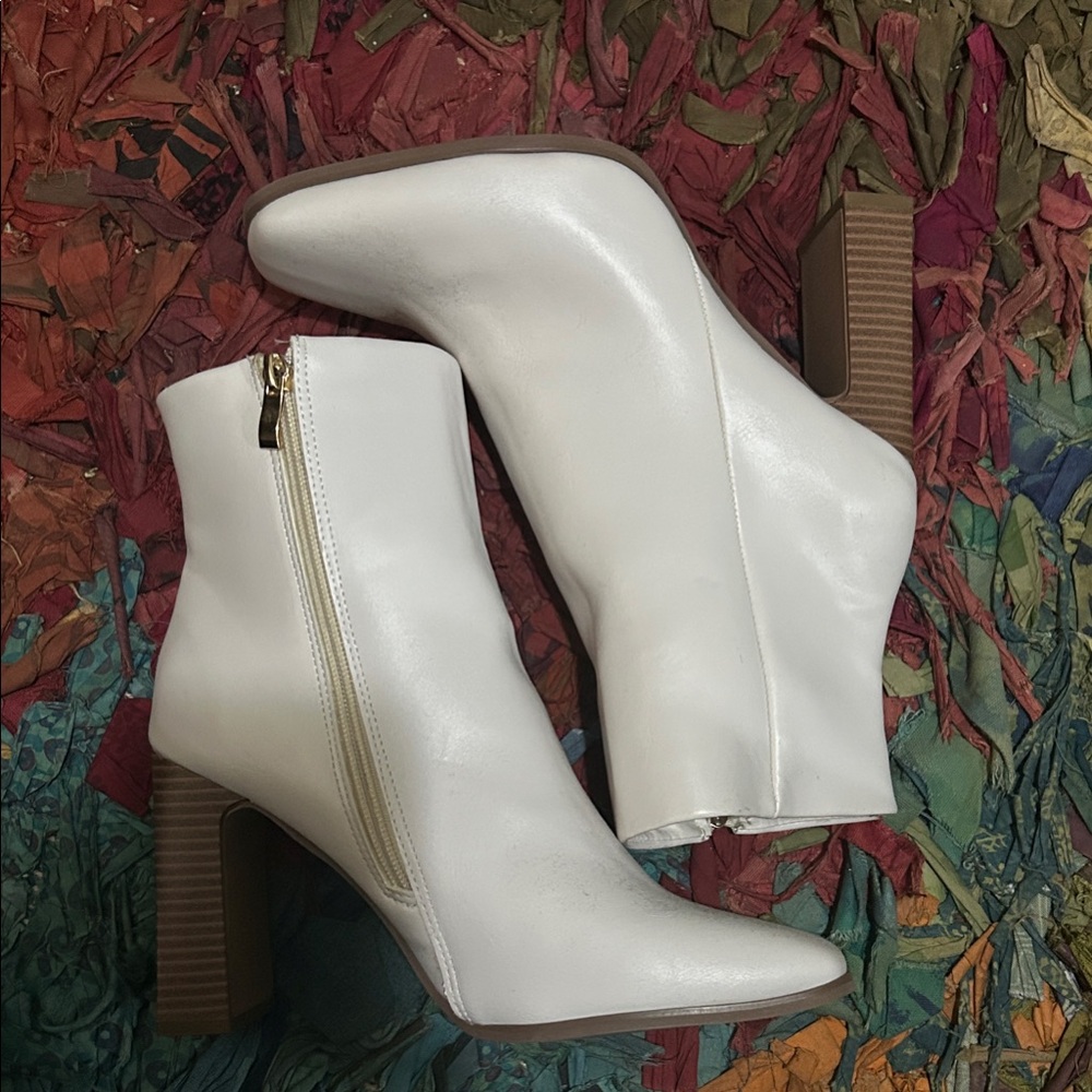 Elegant White Ankle Boots - Just Fab